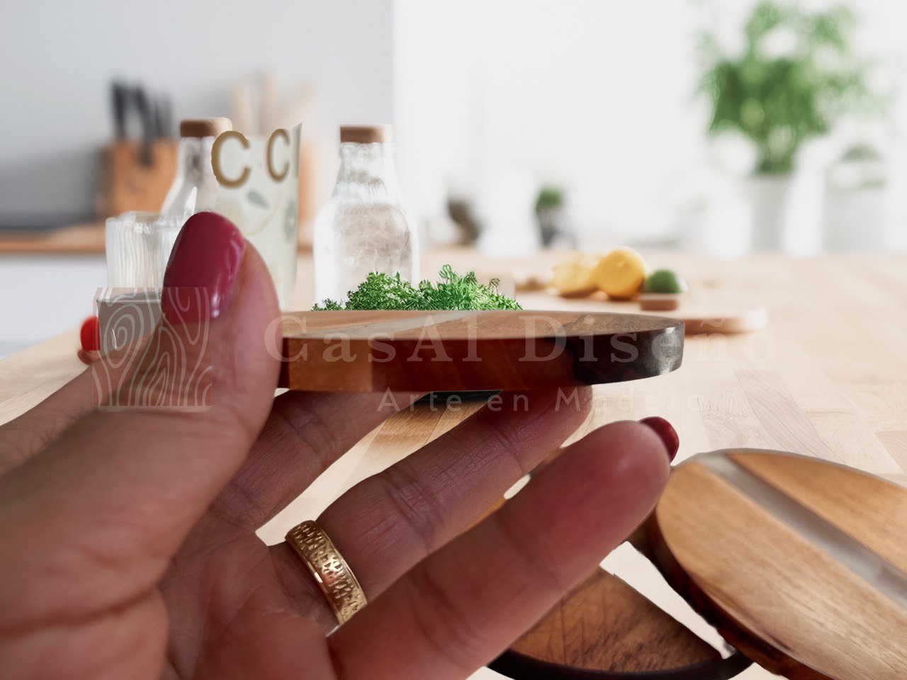 Posavasos de madera y resina