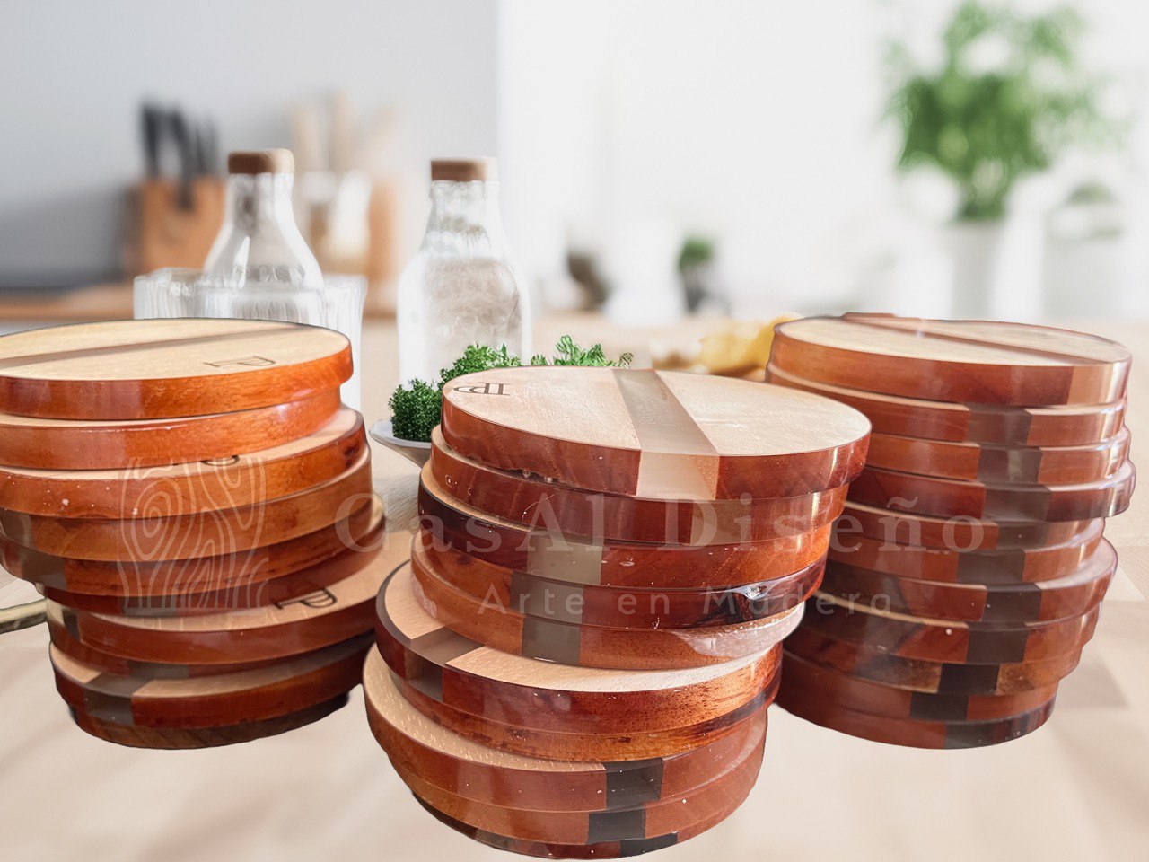 Posavasos de madera y resina