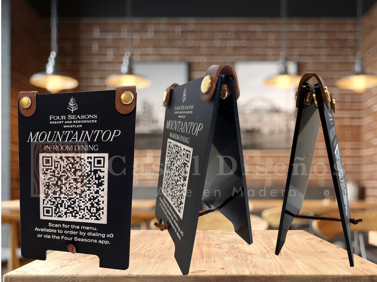 Menu QR en acríclio negro y aplicaciones en piel