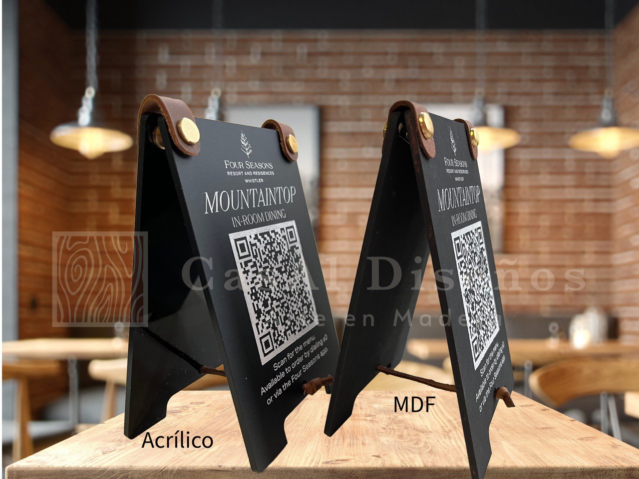 Menu QR en acríclio negro y aplicaciones en piel