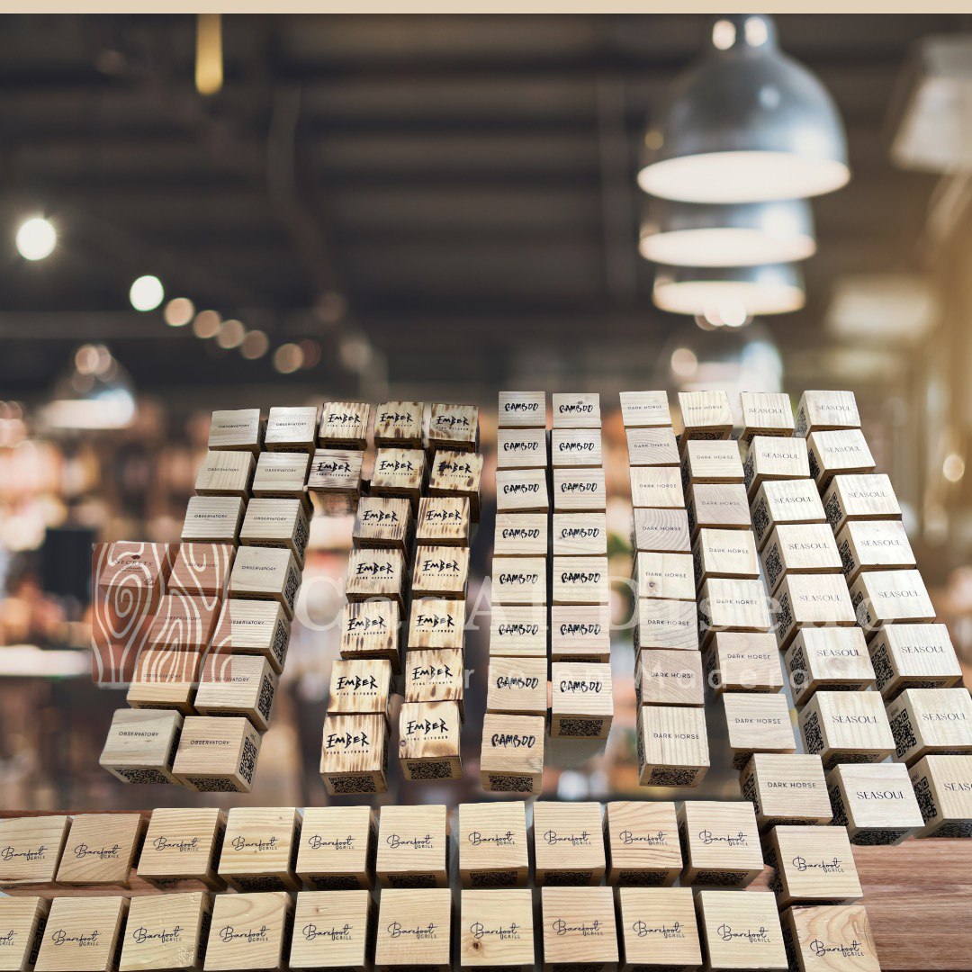 Menú QR cubo de madera