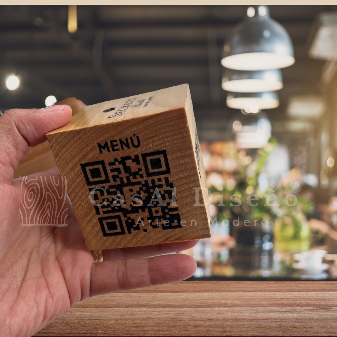 Menú QR cubo de madera